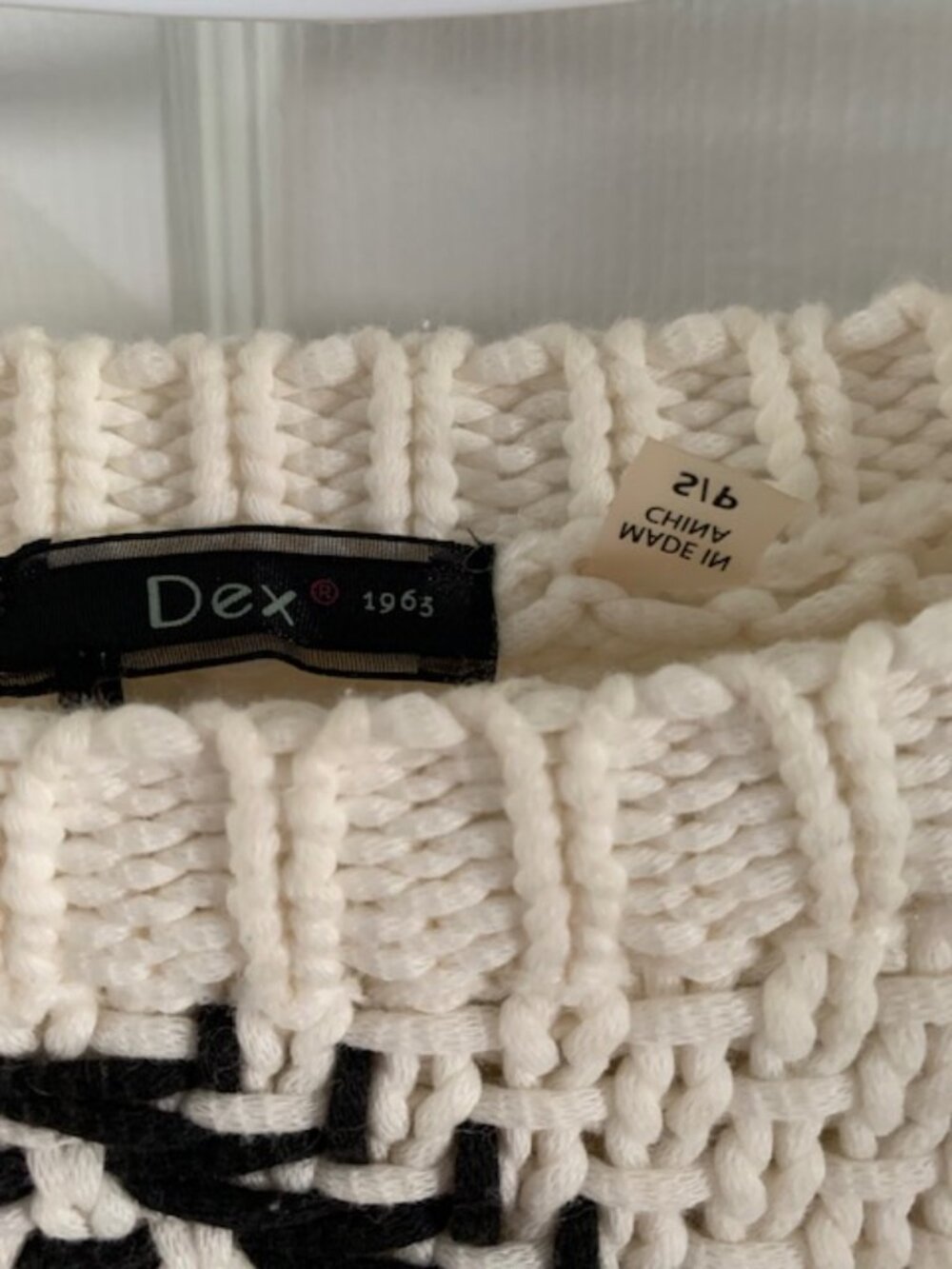 DEX WOMENS PULLOVER SWEATER-(SMALL) - Picture 3 of 4